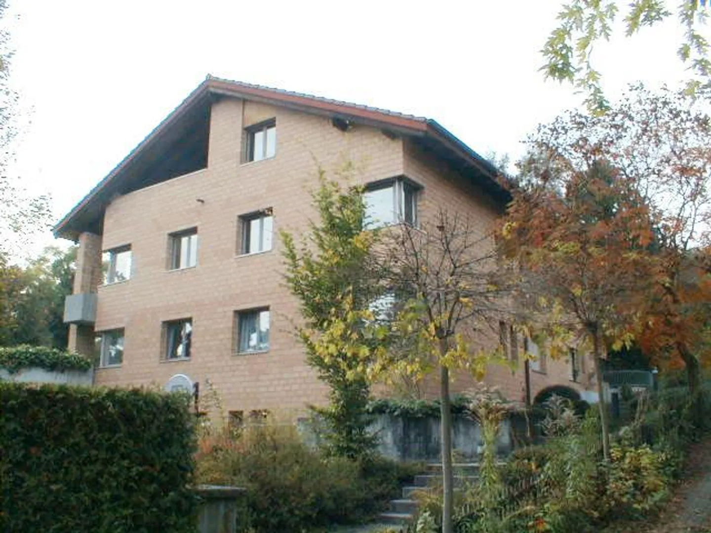 Einstellhallenplatz gesucht? - Foto 2 von 3