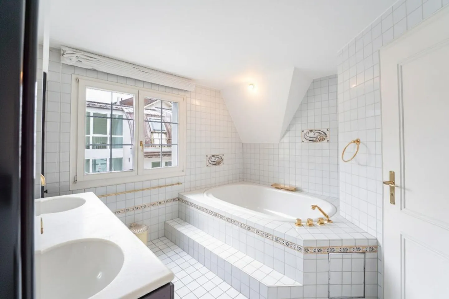 Edificio residenziale e commerciale a Liestal - Foto 11 di 18