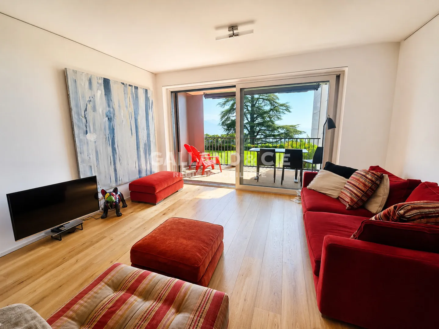 Luxury Apartment in Lavaux - Photo 2 of 9