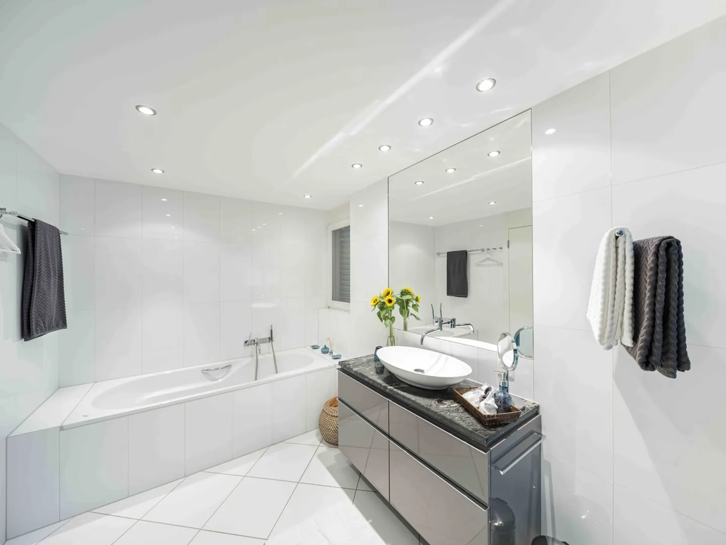 Villa exclusive avec vue spectaculaire sur le lac et les montagnes - Photo 16 sur 34