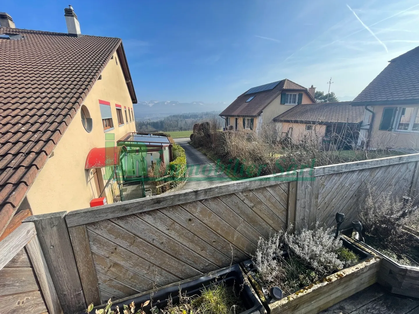 Ampio appartamento triplex di 7,5 locali in VENDITA a Essertes. - Foto 2 di 9