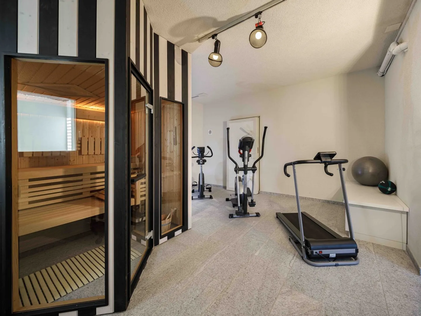 Villa exclusive avec vue spectaculaire sur le lac et les montagnes - Photo 25 sur 34