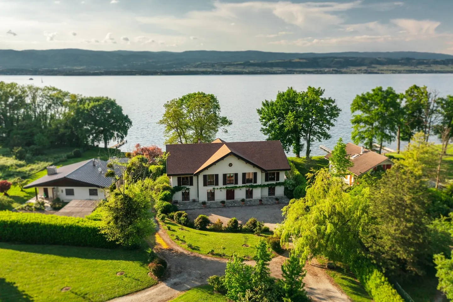 10-Zimmer-Haus - Foto 3 von 4