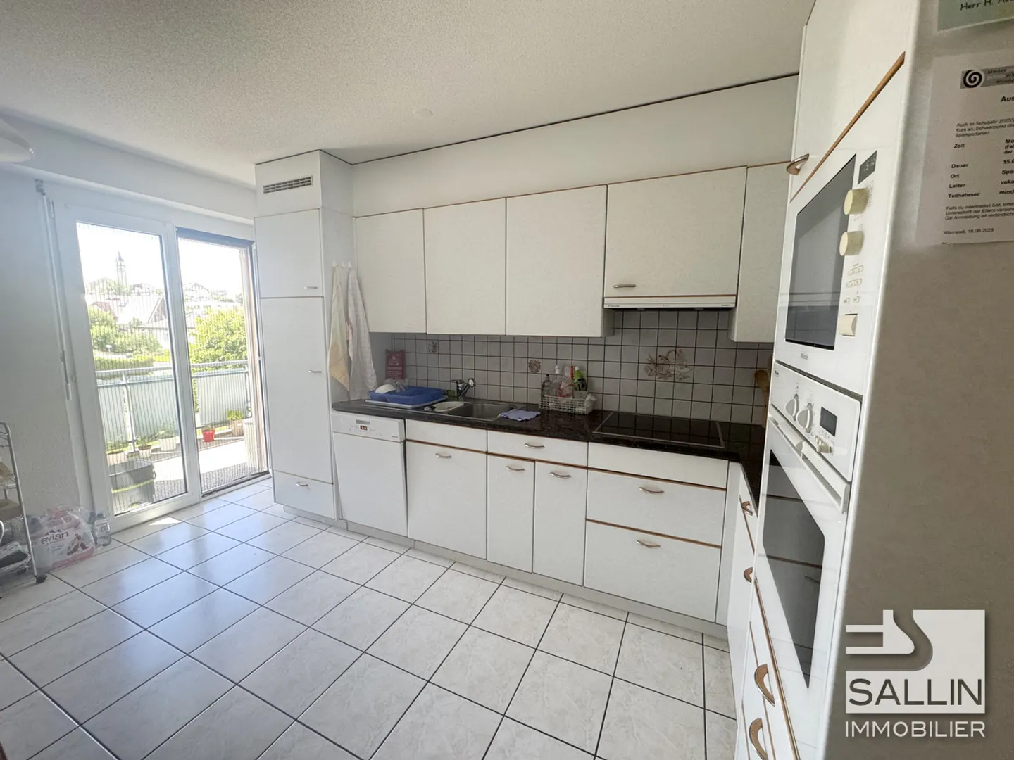 Spacious 5-room apartment on the 3rd floor with indoor parking space - Photo 2 of 9