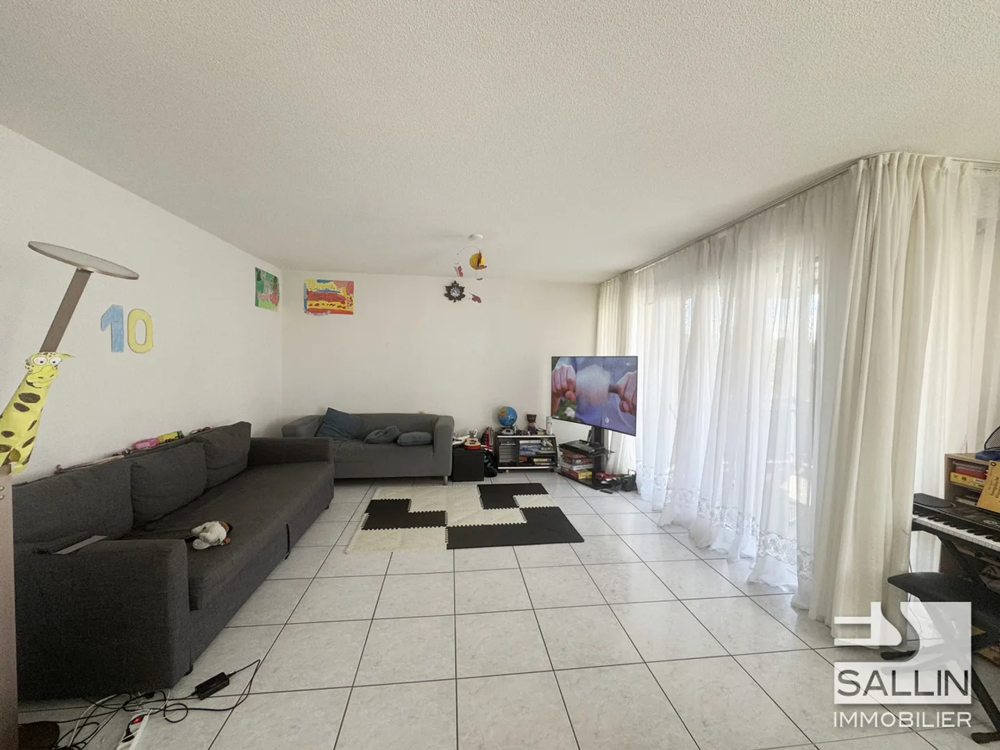 Spacious 5-room apartment on the 3rd floor with indoor parking space - Photo 3 of 9