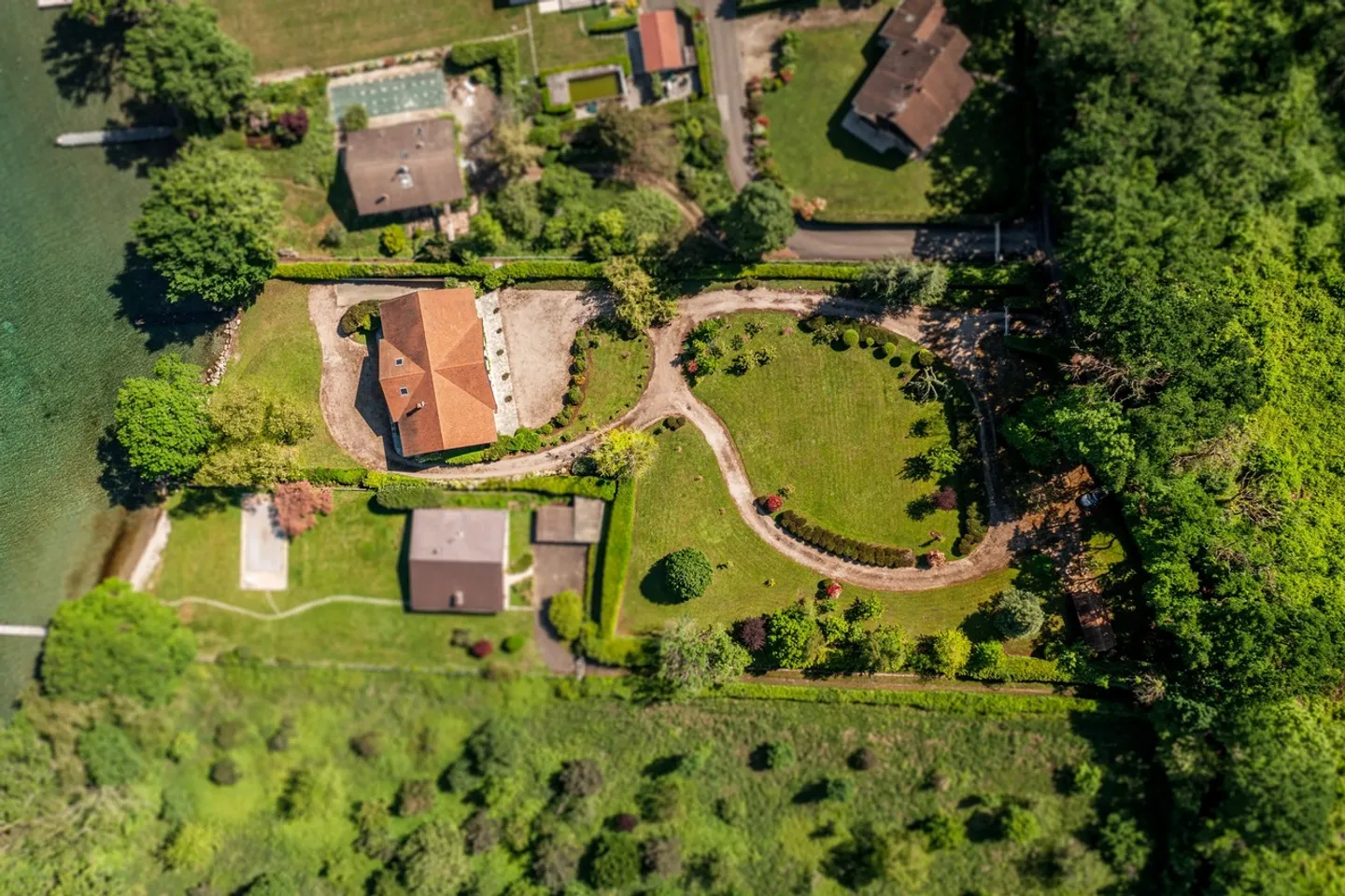 10-Zimmer-Haus - Foto 4 von 4