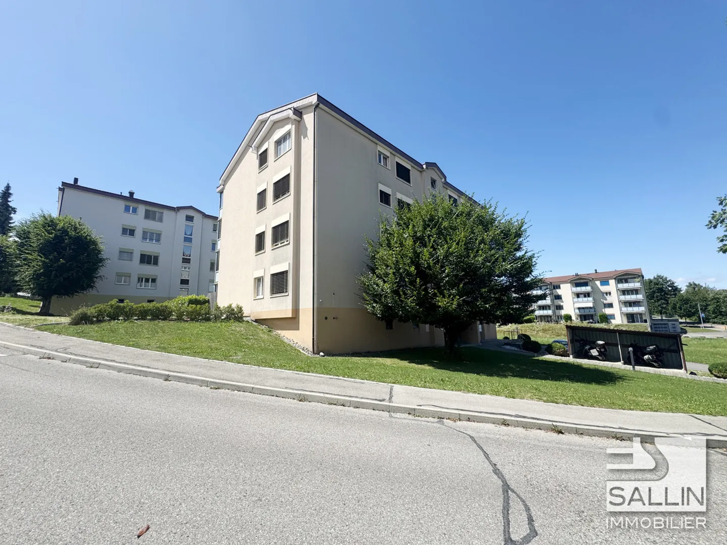 Spacious 5-room apartment on the 3rd floor with indoor parking space - Photo 9 of 9