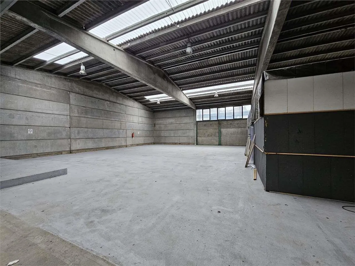 Noranco, Teil eines Lagers von 426 m² - Foto 3 von 3