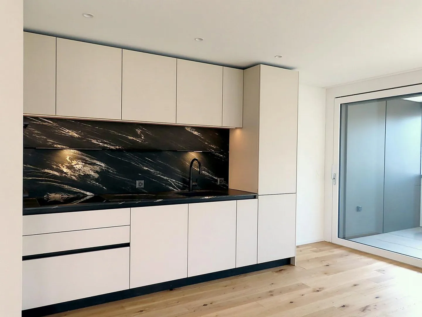 Appartement 2,5 pièces 1er étage - Photo 7 sur 13