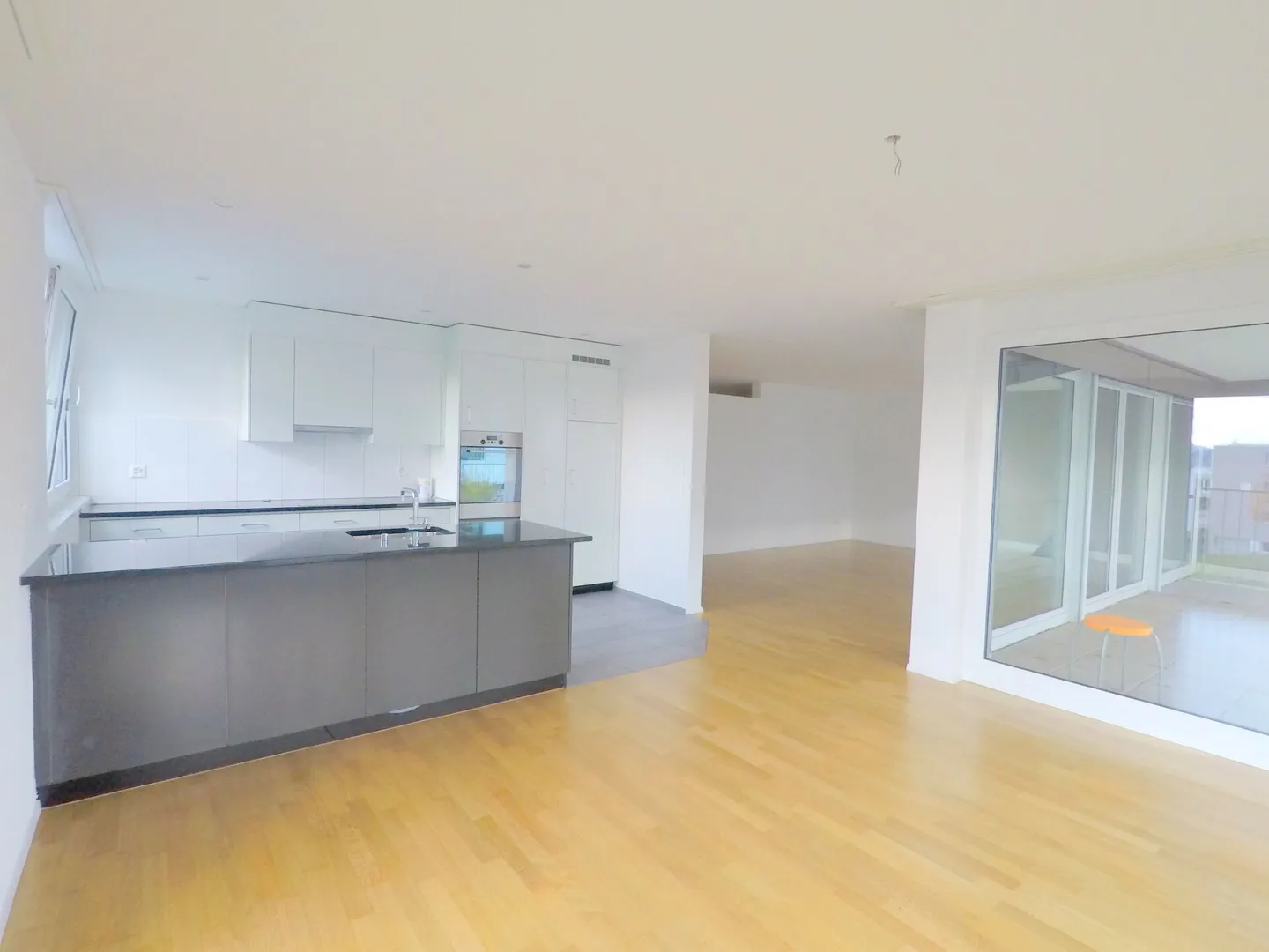 Grosszügige 4,5-Zimmer-Wohnung an ruhiger Lage - Foto 2 von 11