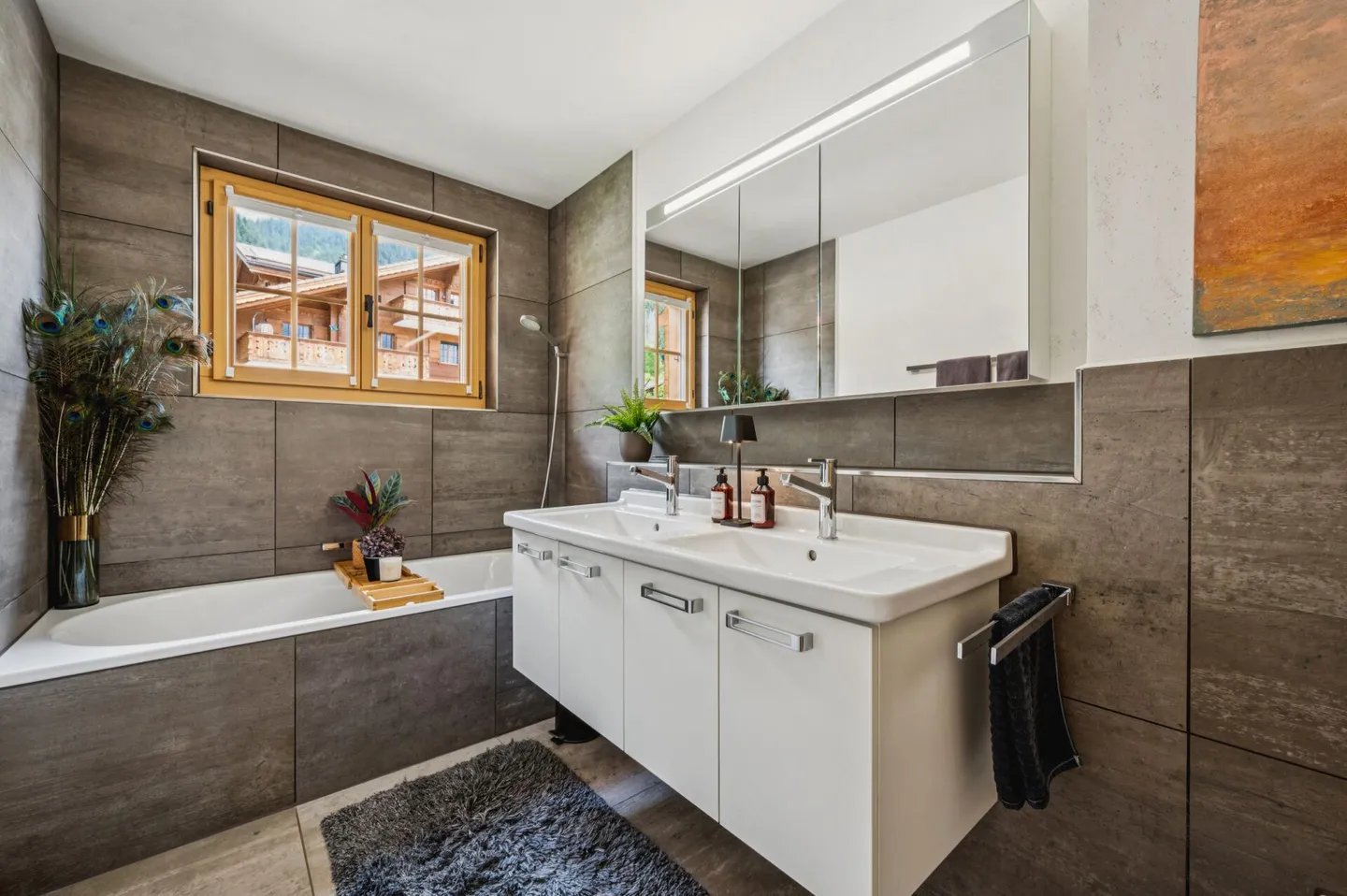 Luxuriöser Chalet-Styl auf zwei Etagen - 5.5-Zimmer-Wohntraum im Alpine Chic - Foto 8 von 13