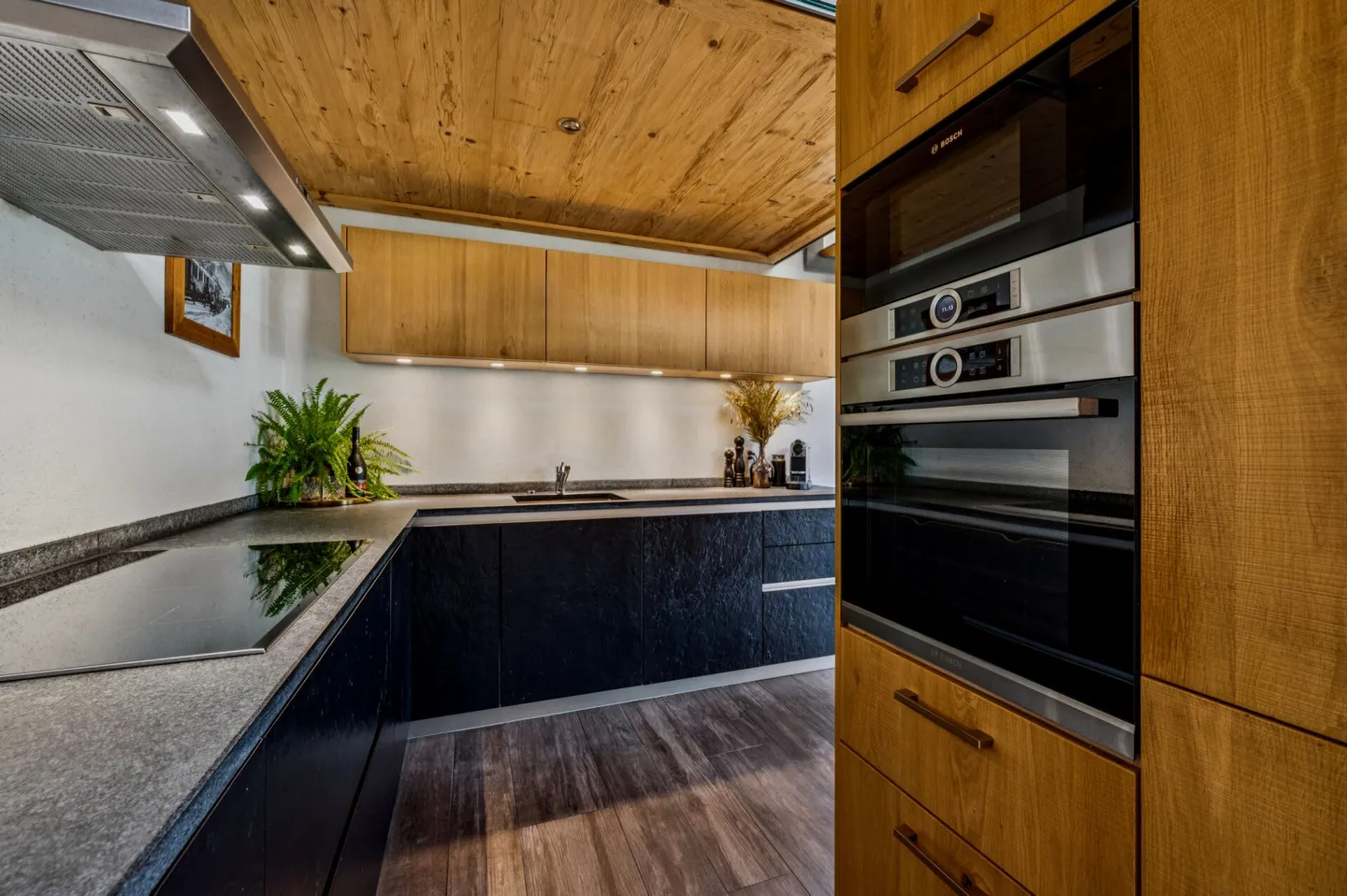 Luxuriöser Chalet-Styl auf zwei Etagen - 5.5-Zimmer-Wohntraum im Alpine Chic - Foto 5 von 13