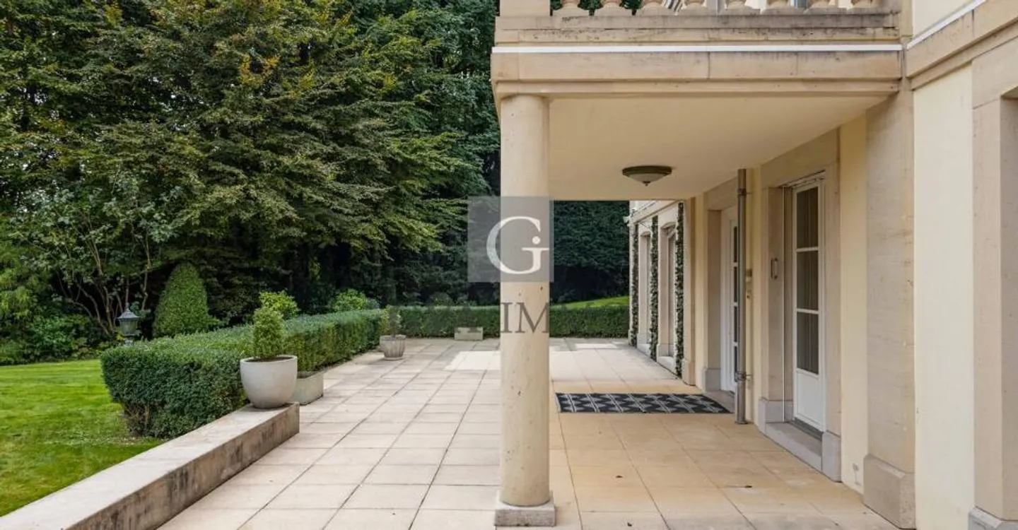 Elegante moderne Villa in Vandoeuvres - Foto 2 von 11