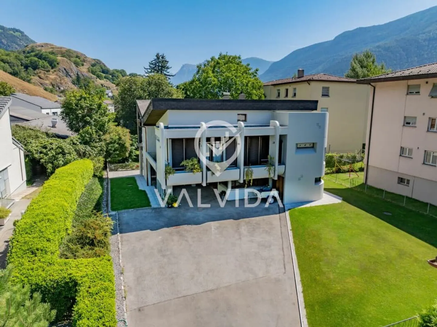 Ansprechendes Einfamilienhaus mit grosszügigem Grundstück - Foto 1 von 13