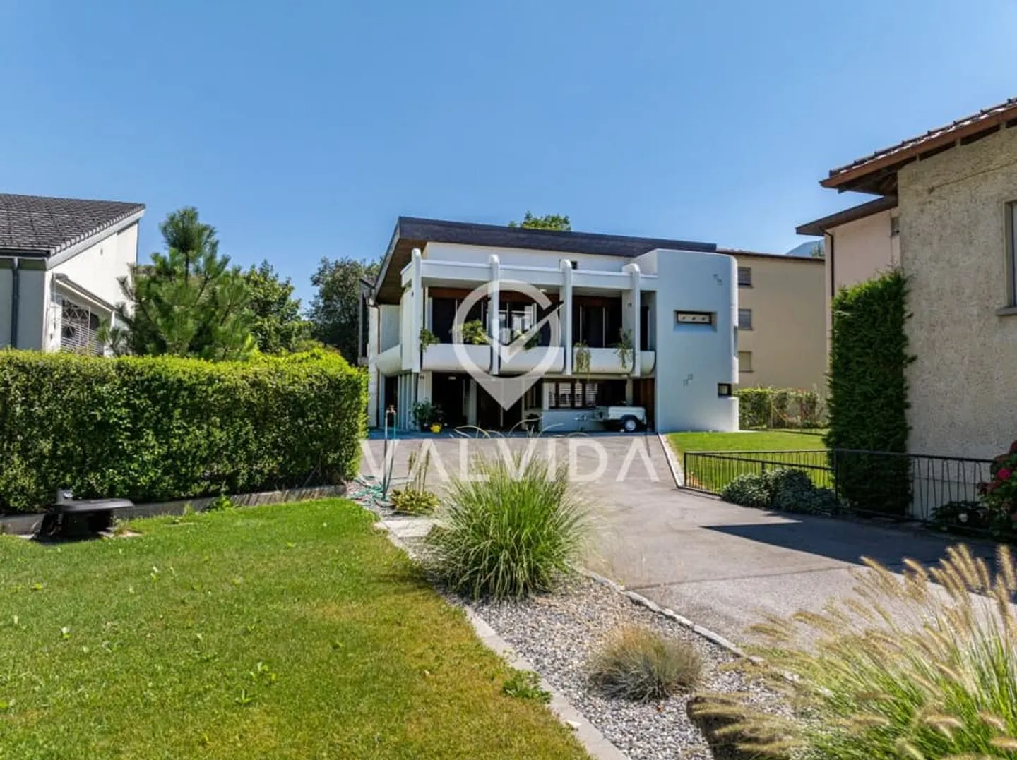 Ansprechendes Einfamilienhaus mit grosszügigem Grundstück - Foto 2 von 13