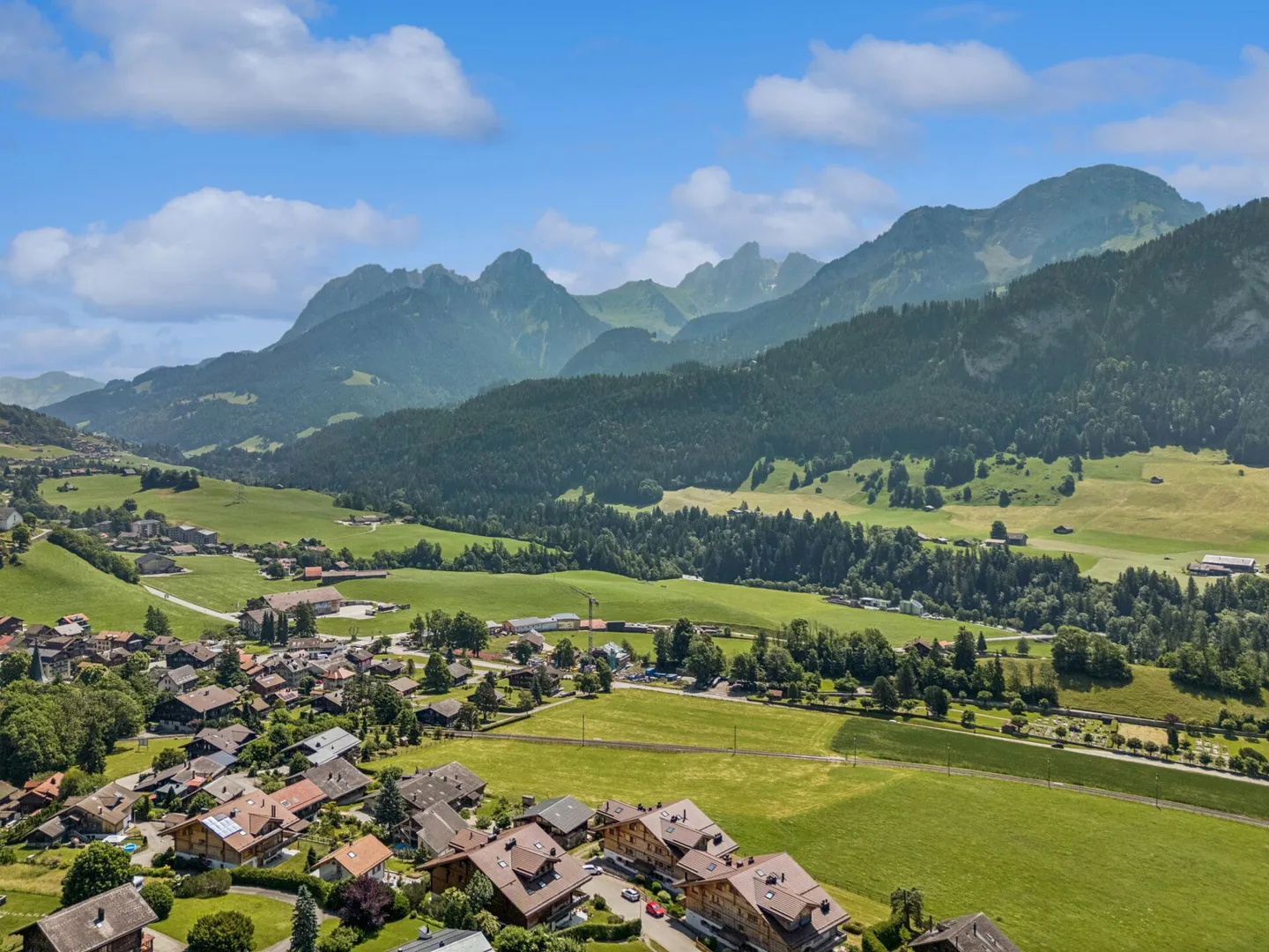 Luxuriöser Chalet-Styl auf zwei Etagen - 5.5-Zimmer-Wohntraum im Alpine Chic - Foto 13 von 13