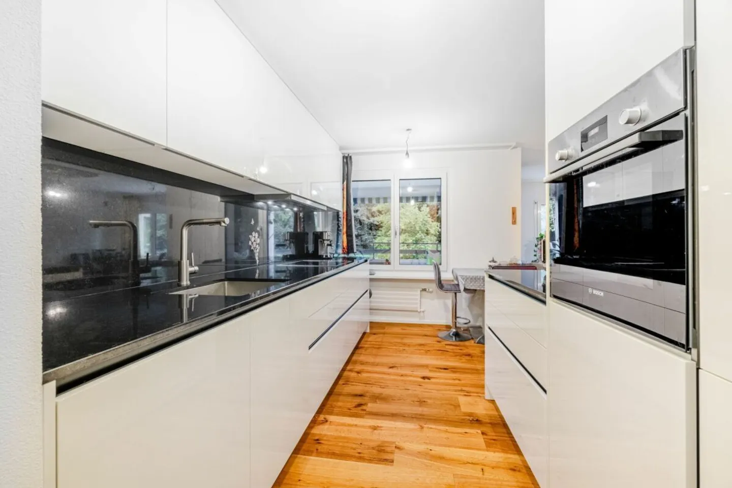 Appartamento 3.5 stanze completamente ristrutturato con ambiente luminoso e pianta ben progettata - Foto 1 di 9