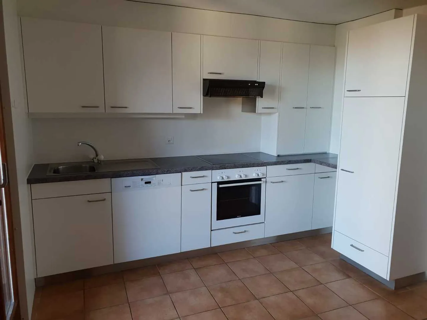 Appartement avec 3,5 pièces au 2ème étage avec balcon - Photo 2 sur 14