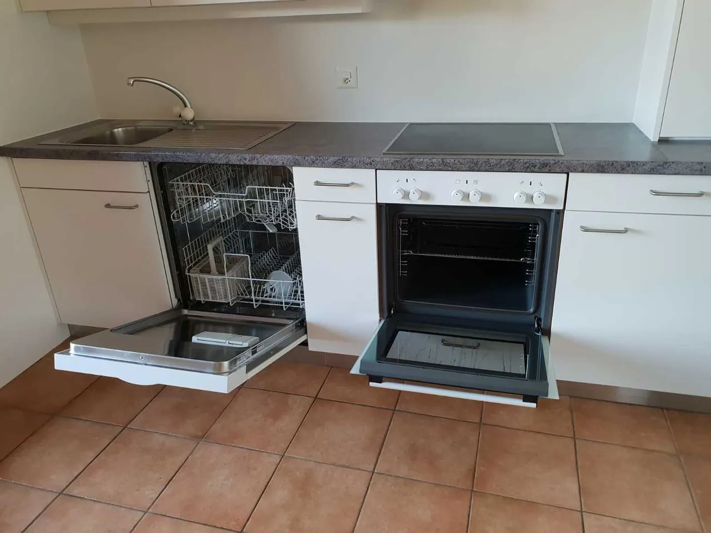 Appartement avec 3,5 pièces au 2ème étage avec balcon - Photo 3 sur 14