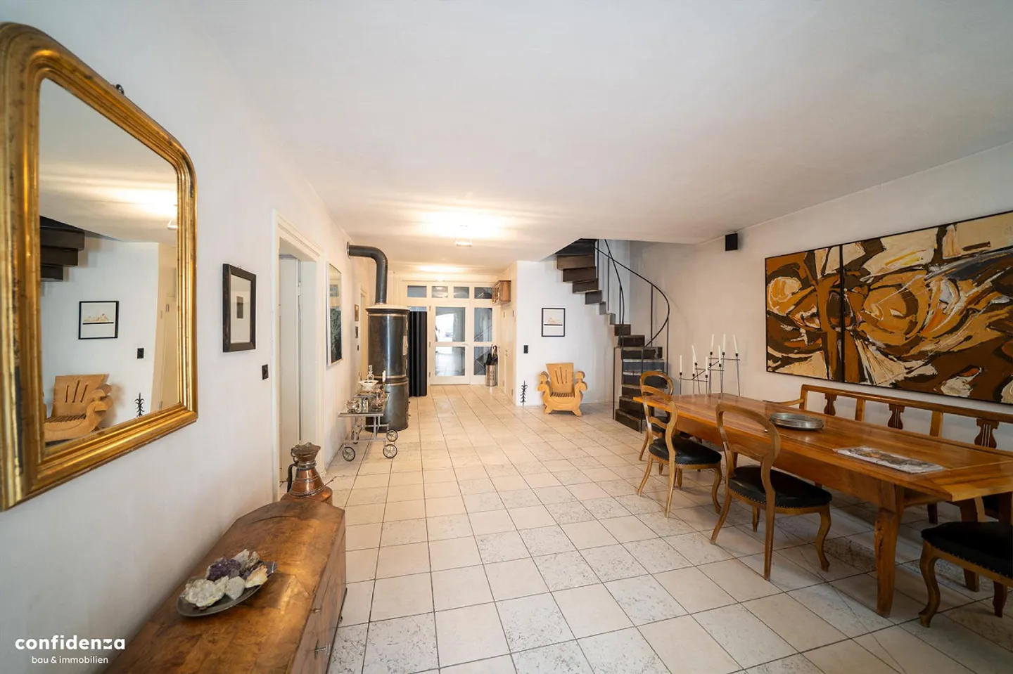 Historical Chasa Plaz in Ardez – Engadine house with development potential - Photo 2 of 16