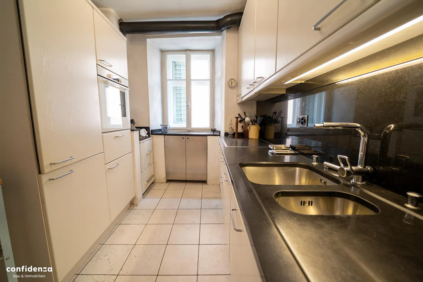Historical Chasa Plaz in Ardez – Engadine house with development potential - Photo 4 of 16