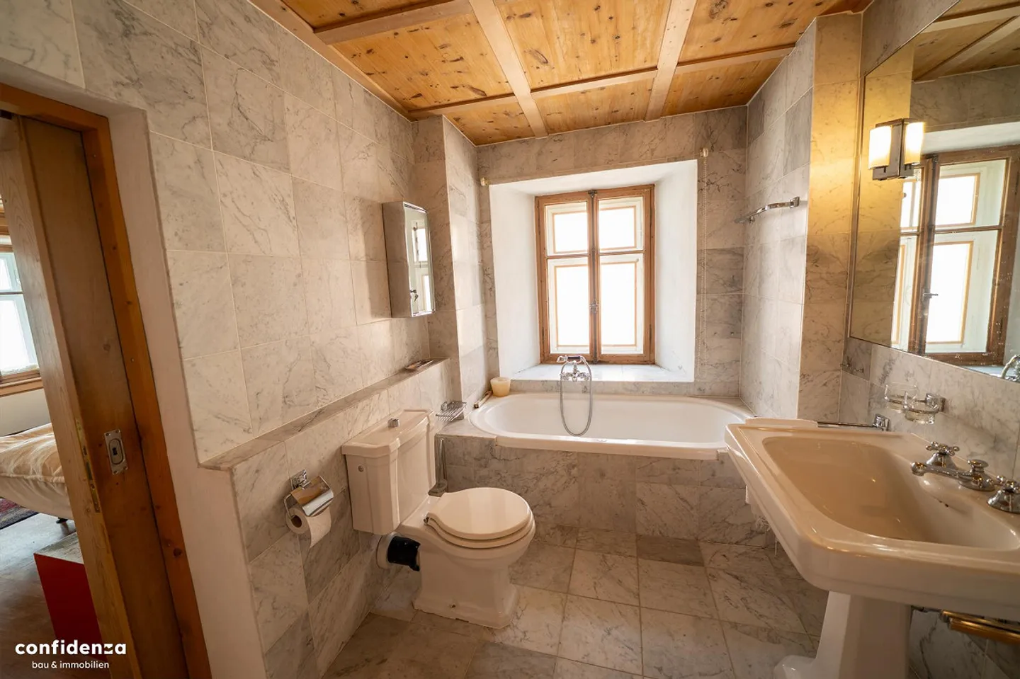 Historical Chasa Plaz in Ardez – Engadine house with development potential - Photo 8 of 16