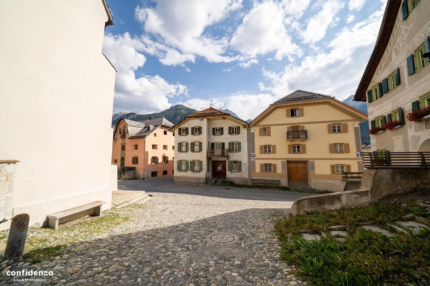 Historical Chasa Plaz in Ardez – Engadine house with development potential - Photo 15 of 16