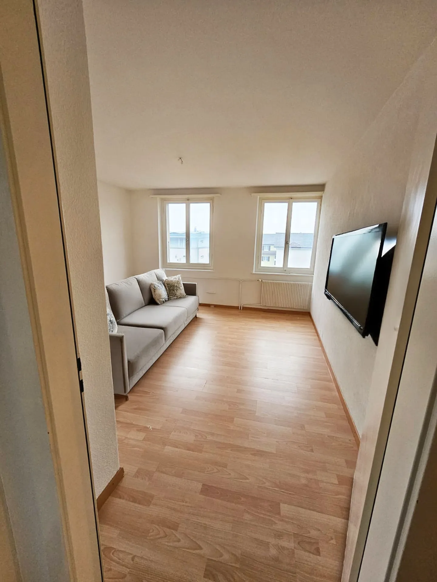 Appartamento ampio e luminoso con 4 stanze a Bienne - Foto 2 di 7