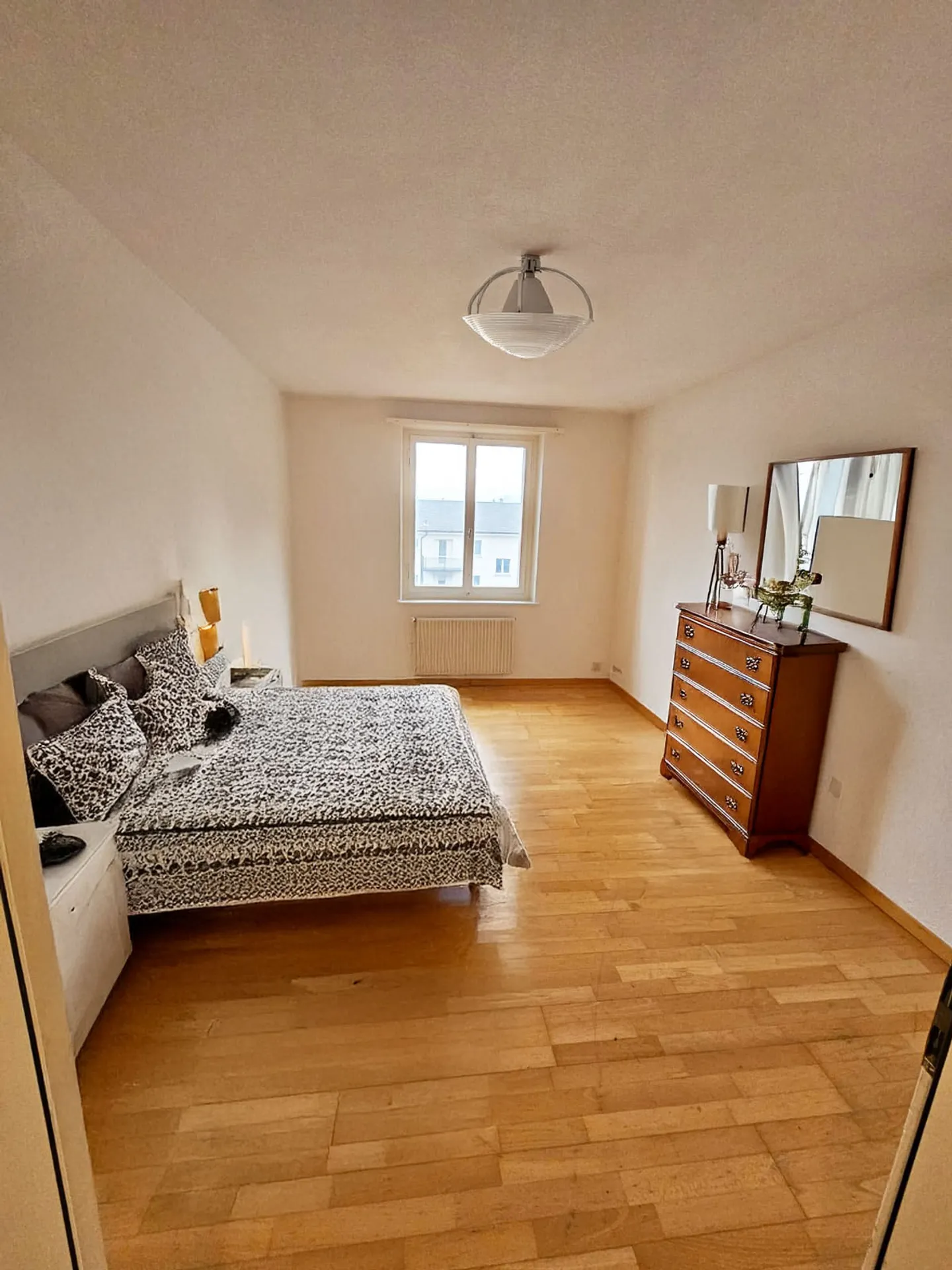 Appartamento ampio e luminoso con 4 stanze a Bienne - Foto 3 di 7