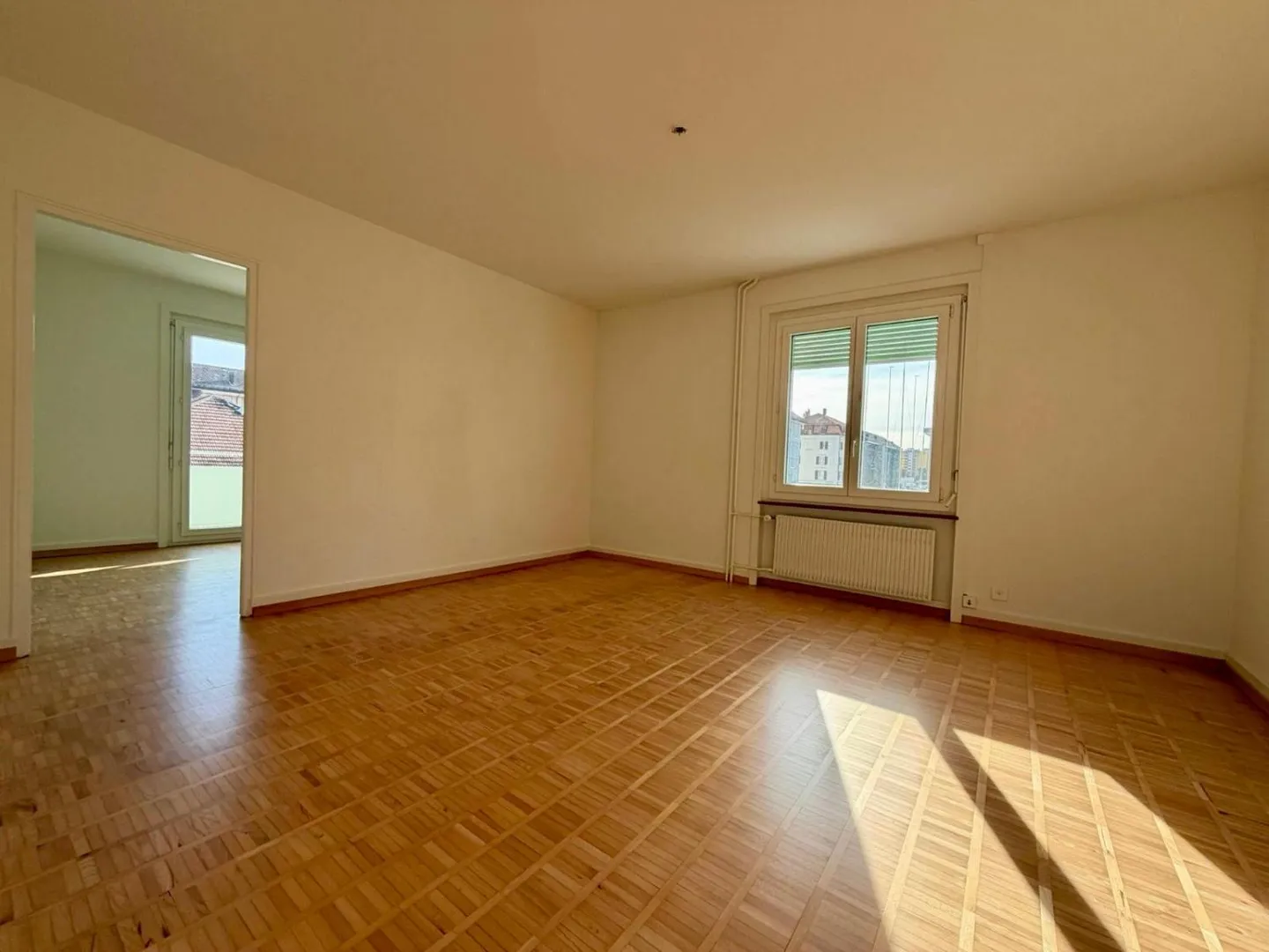Charming 3-room apartment with a balcony - Photo 1 of 6