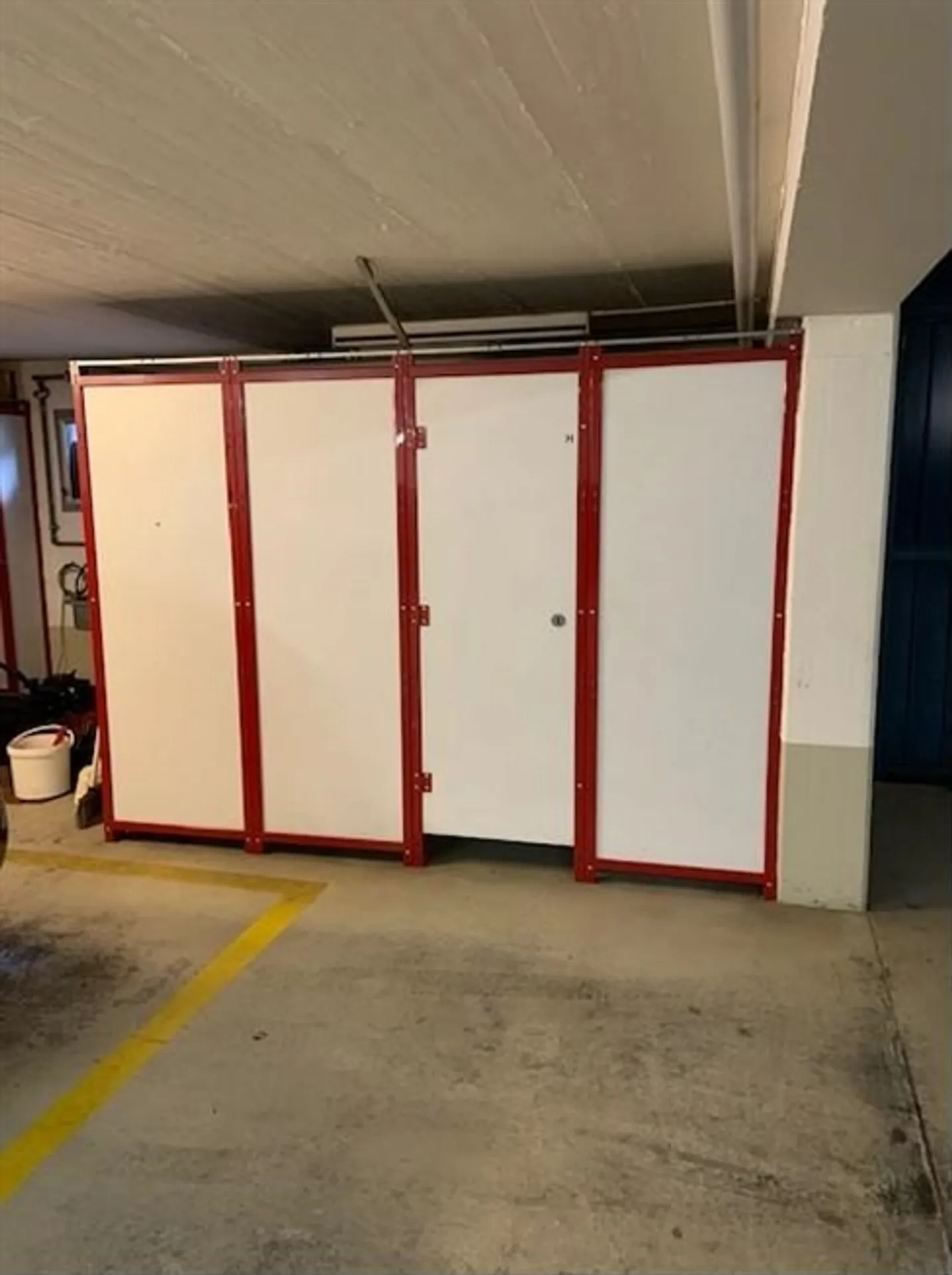 «Appartamento mansardato 3.5 locali con posteggio interno / 3.5 Zimmer-Dachgeschosswohnung mit Innenstellplatz» - Foto 13 di 16