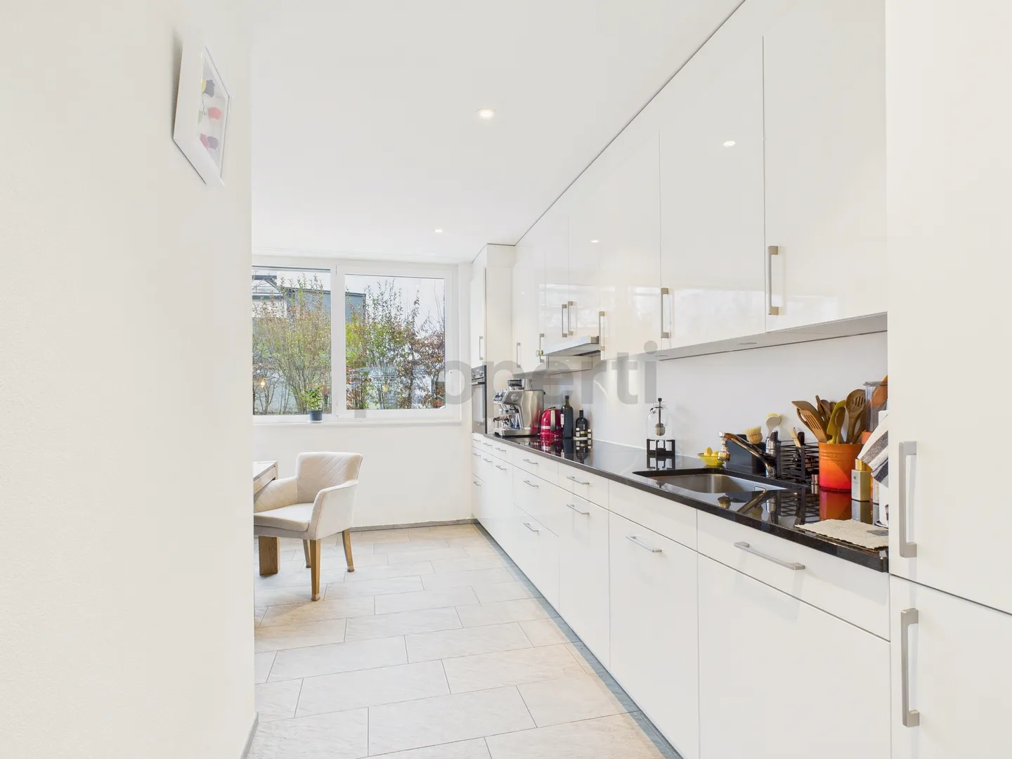 Modernes 6.5-Zimmer Reihenhaus mit Minergie-Standard in Allschwil - Foto 3 von 9