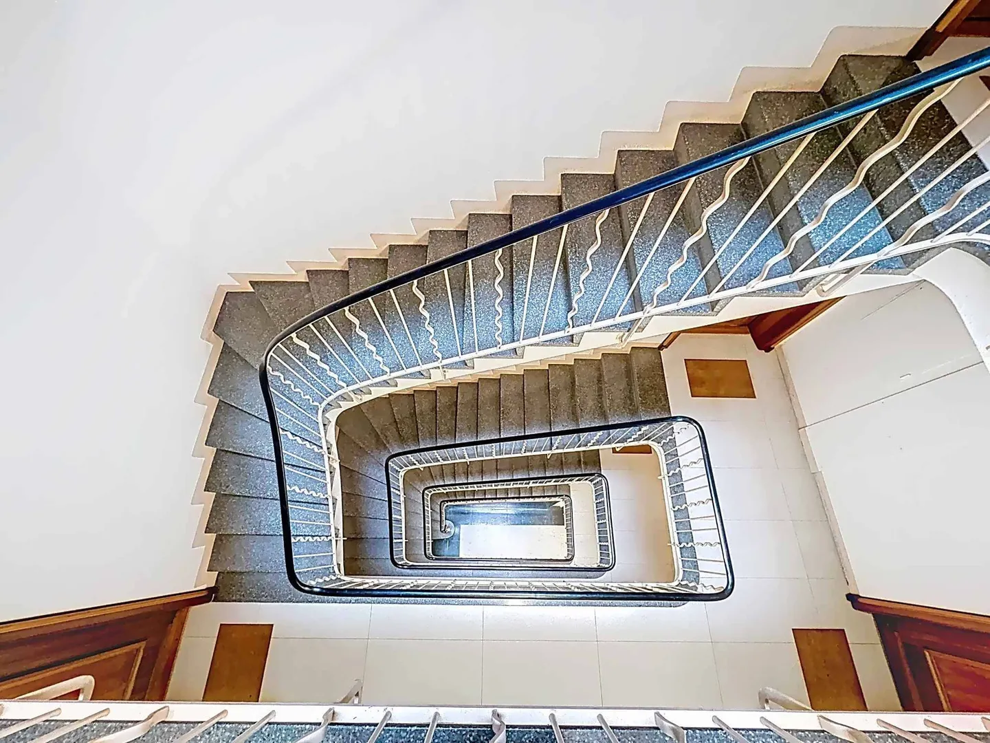 Exklusive 2-Zimmer-Wohnung mit Balkon - Foto 8 von 8