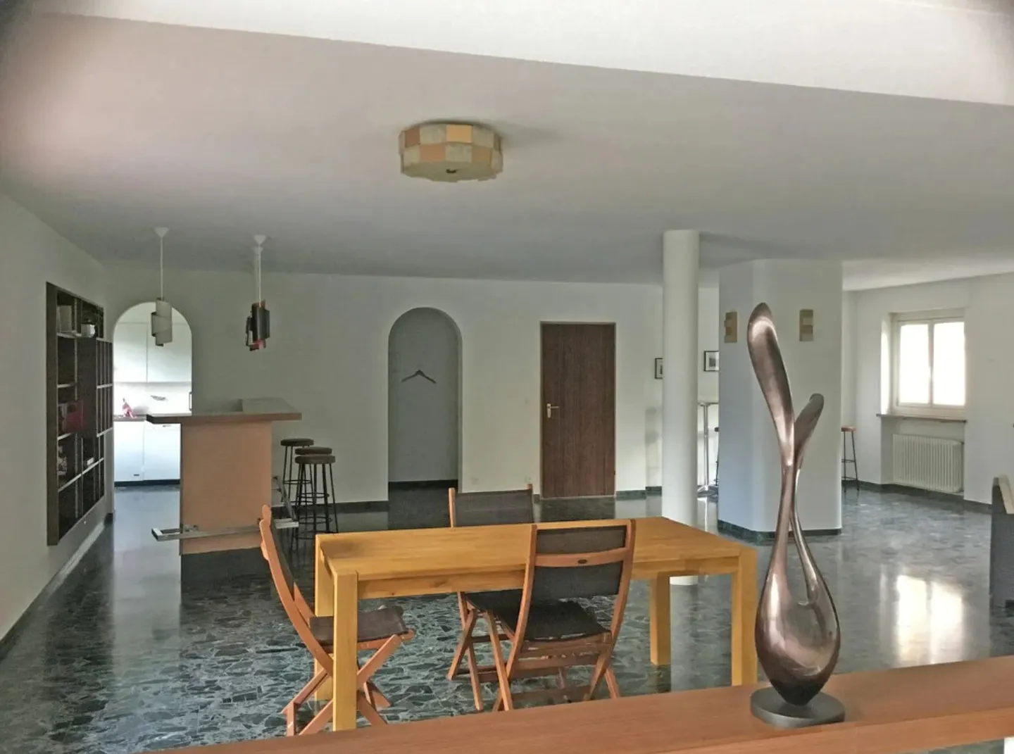 Bright Apartment with Lake View - Photo 24 of 28