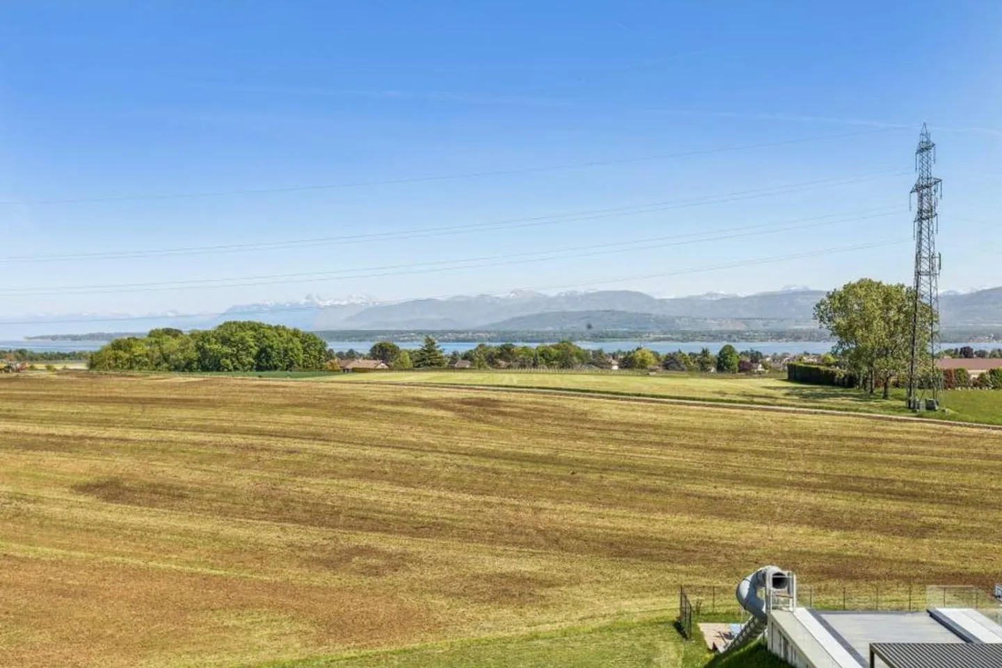 ESCLUSIVITÀ Villa di Eccezione con Vista Lago, a due passi dalla Scuola Internazionale - Foto 5 di 13