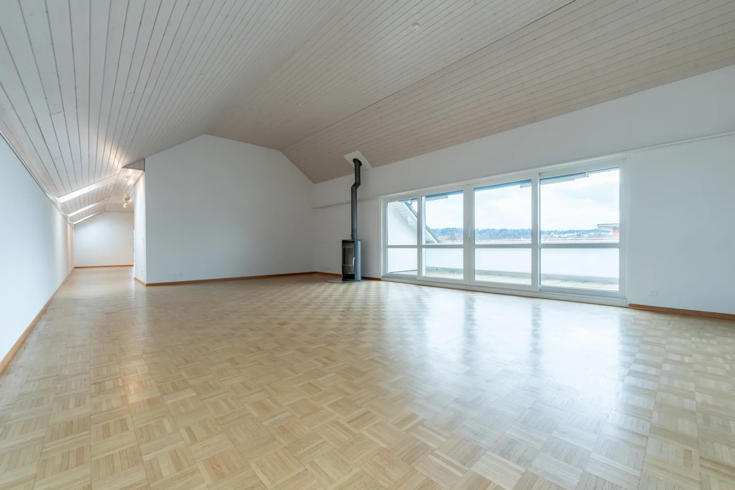 Miracle d'espace à distance de marche de la gare - Photo 1 sur 15