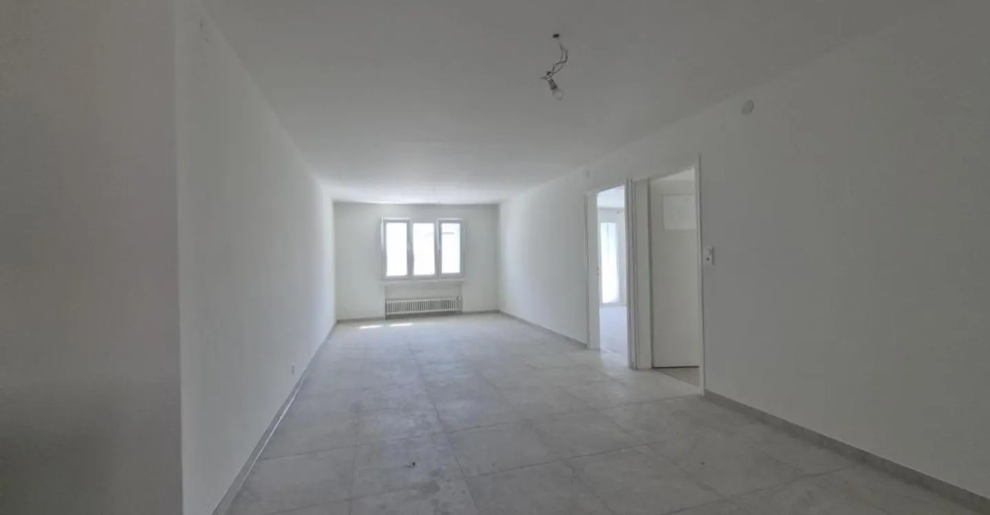 Vollständig renoviert! 4,5 Zimmer im 1. Stock - Foto 4 von 5