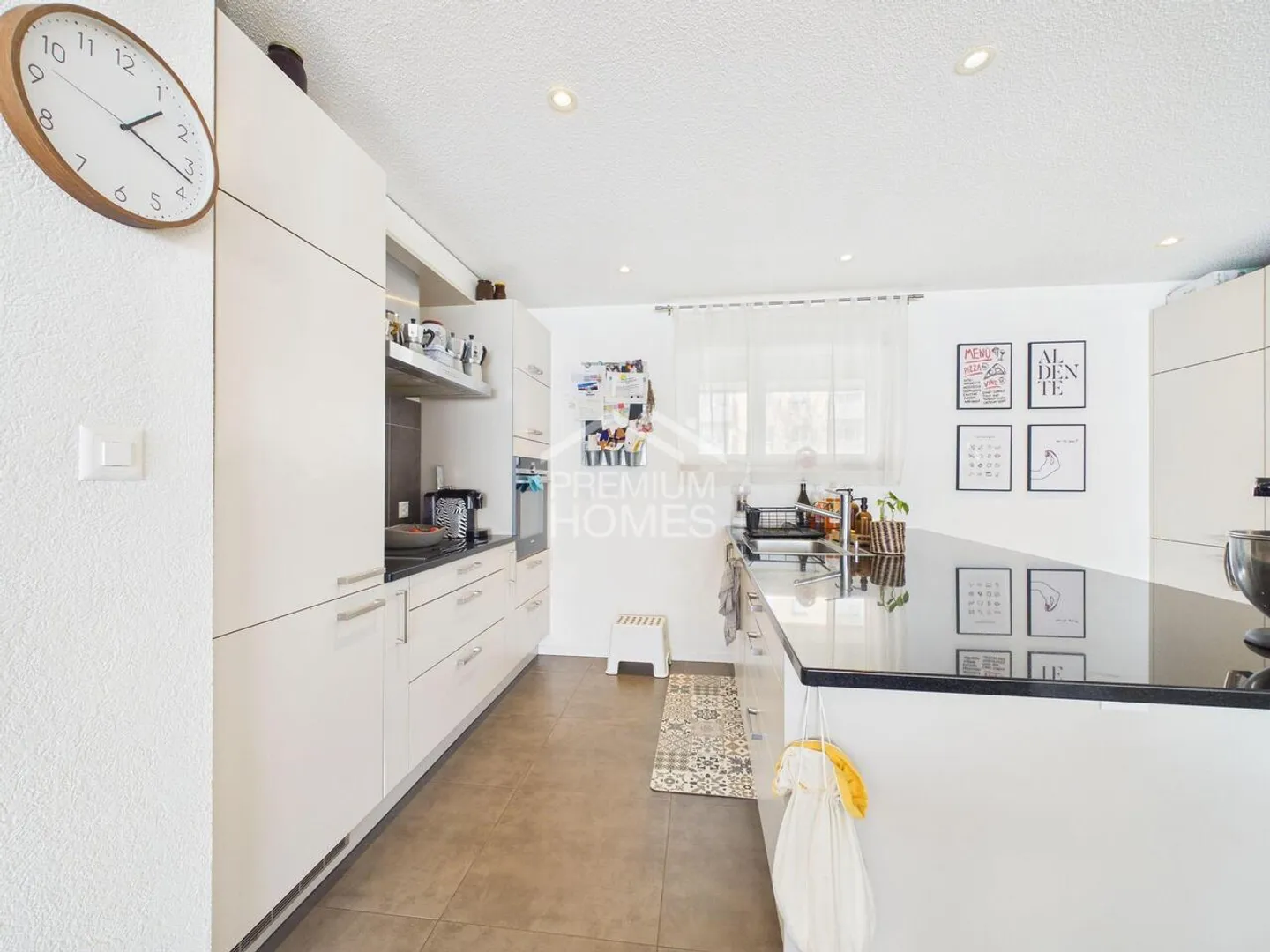 Modern Semi-Detached House Near the Lake - Photo 5 of 13