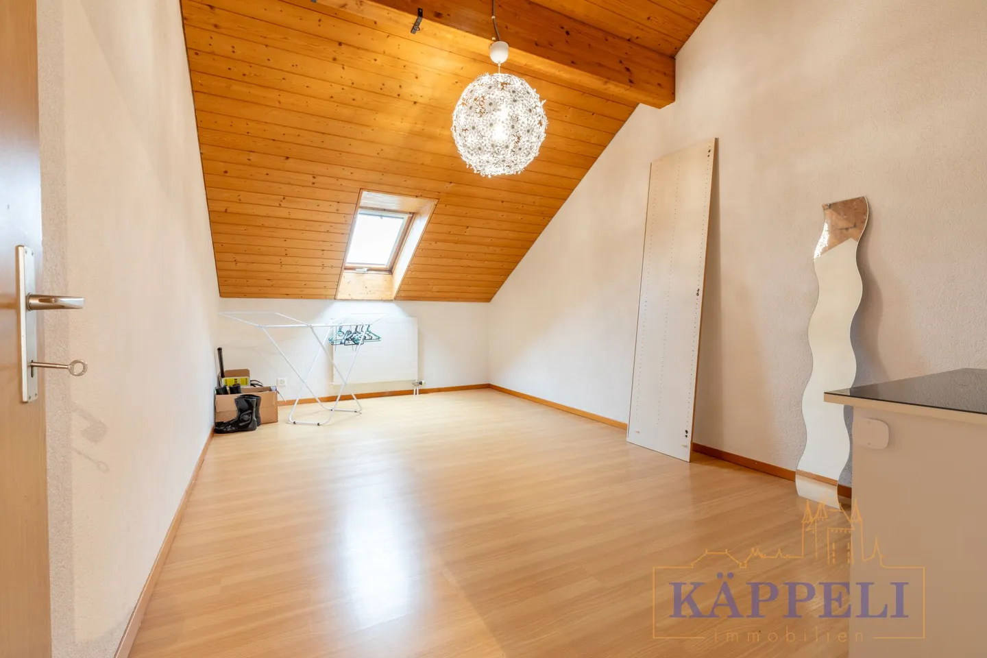 Appartement sous les combles de 5,5 pièces au centre de Wattenwil - Photo 6 sur 14