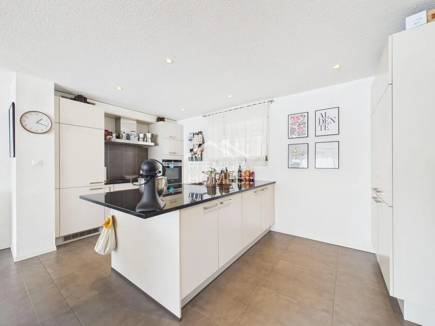 Modern Semi-Detached House Near the Lake - Photo 6 of 13