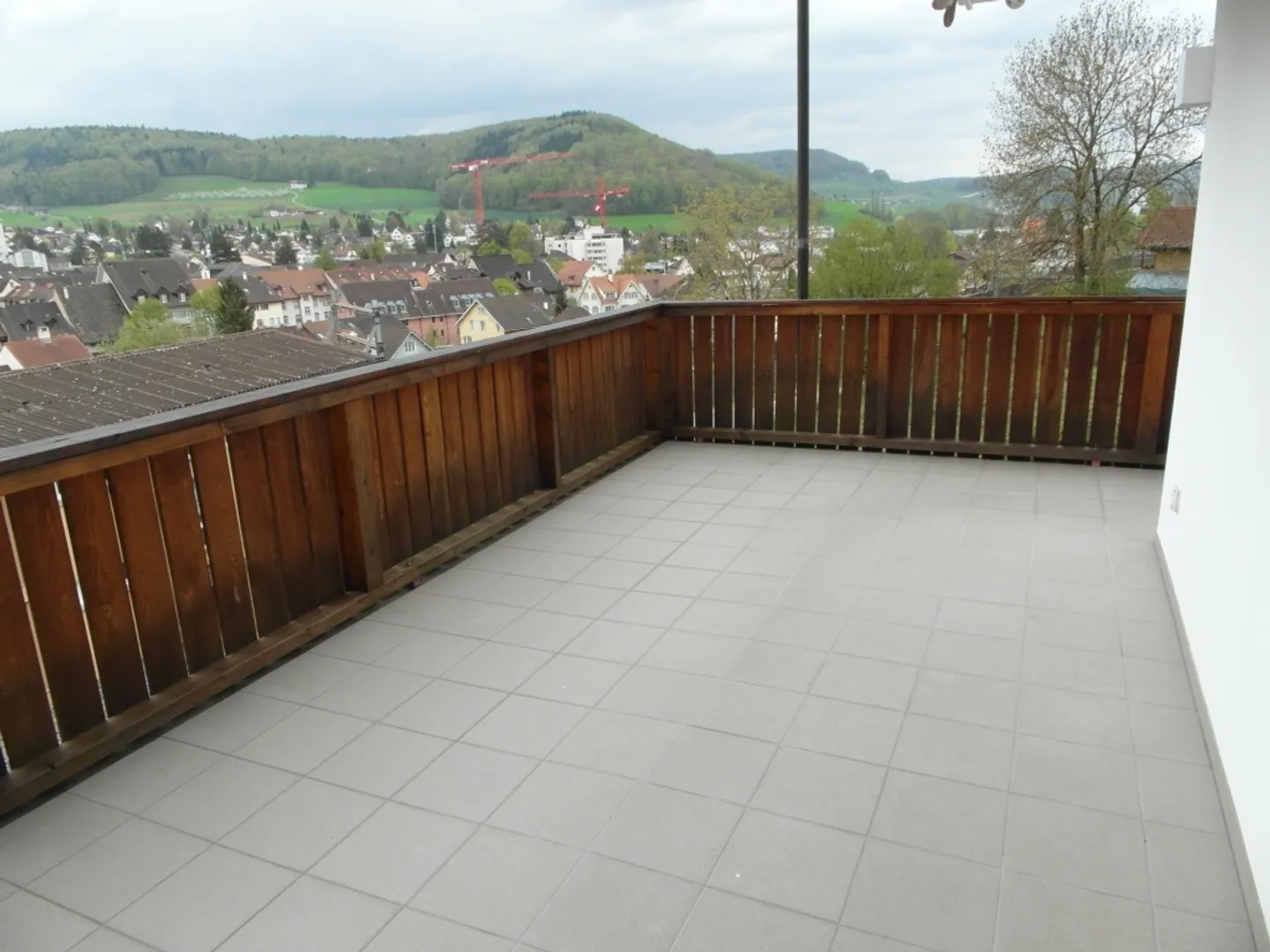 Sonnige Wohnung mit grossem Balkon - Foto 8 von 12