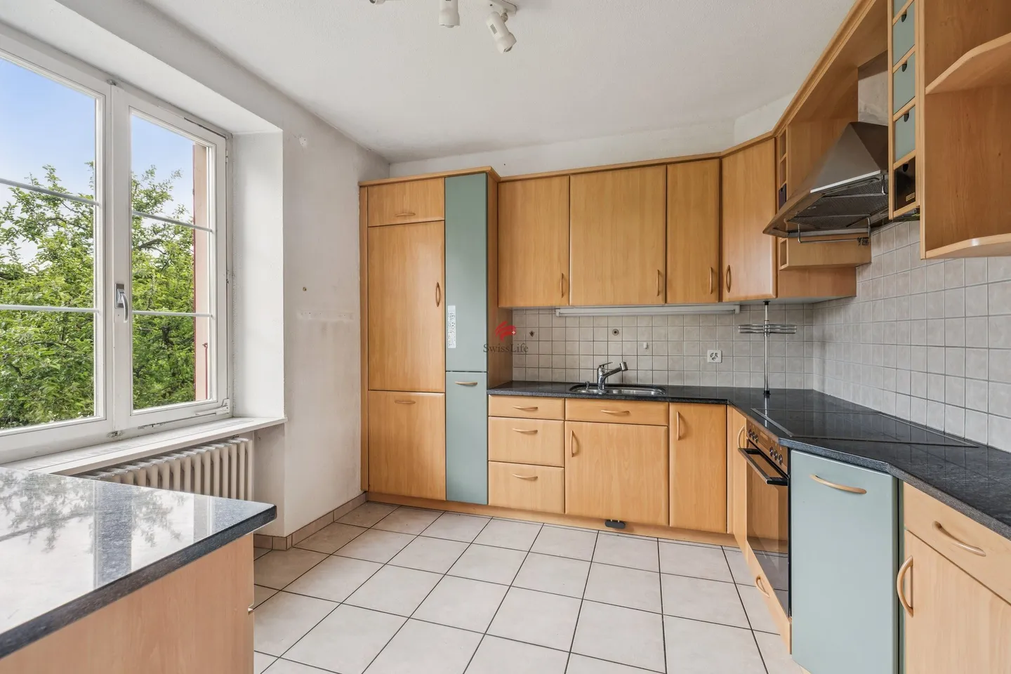 Spacious living as a single or two-family house - Photo 3 of 11