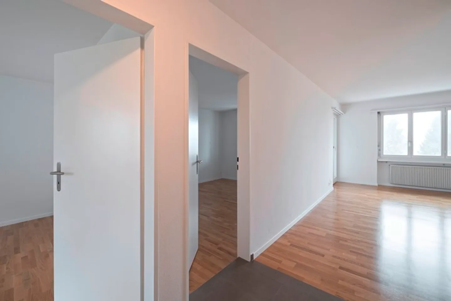 Rent without deposit - Benefit now! - Photo 3 of 8