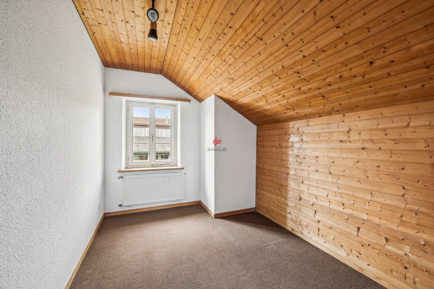 Spacious living as a single or two-family house - Photo 9 of 11