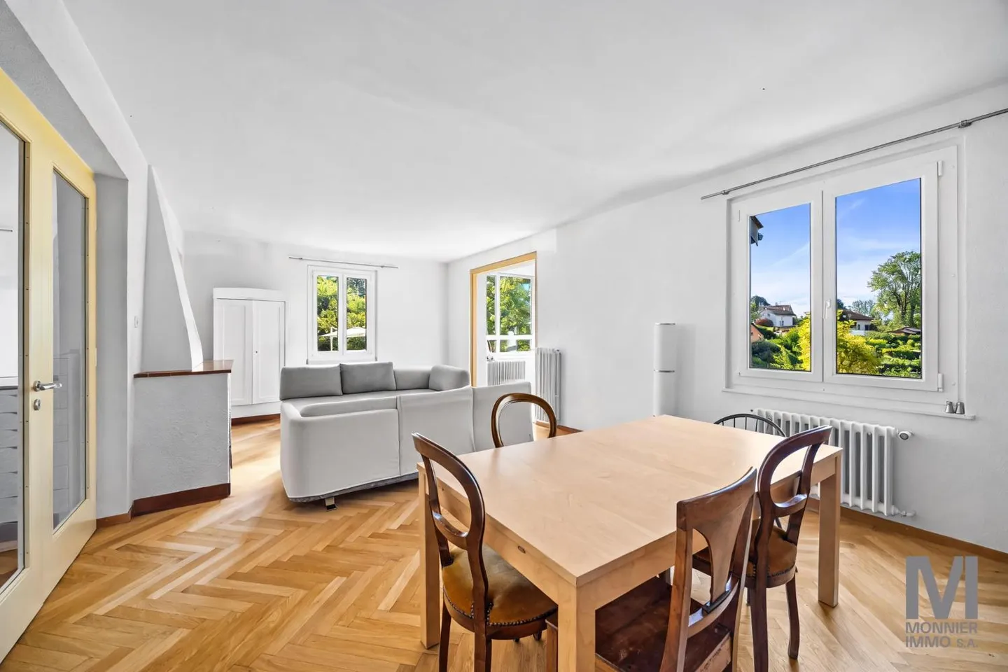 Villa 7.5 Rooms with Large Garden - Chailly, Lausanne - Photo 4 of 12