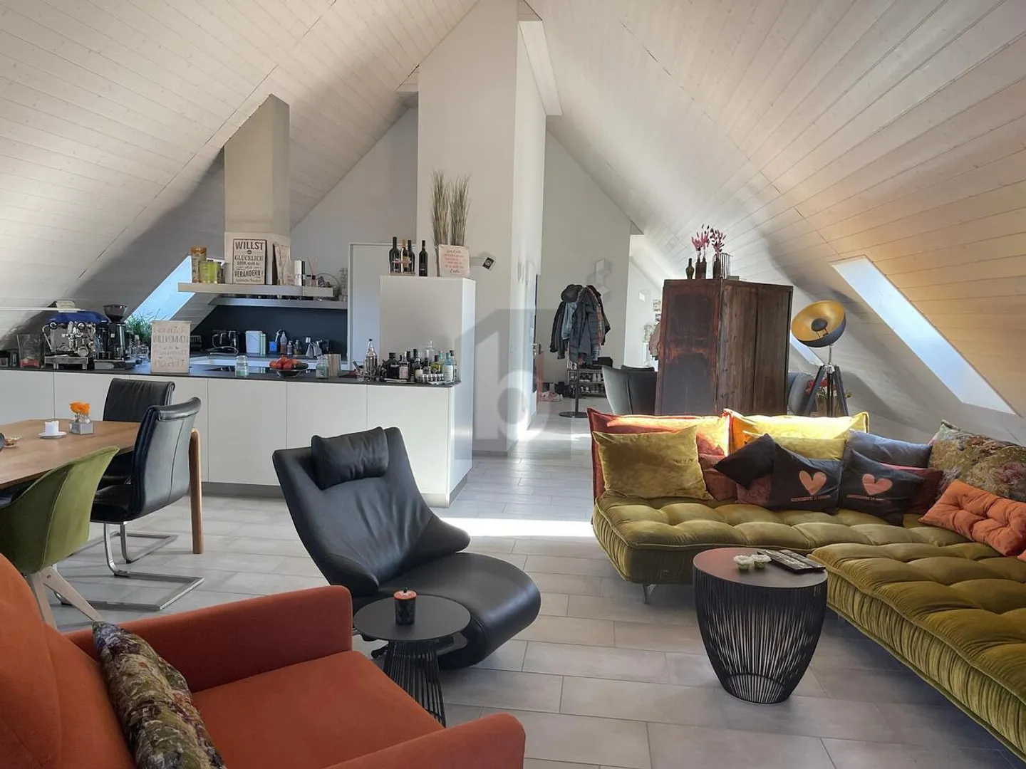 PREMIUM-WOHNEN MIT LOFT-CHARAKTER UND LIFTZUGANG - Foto 1 di 6