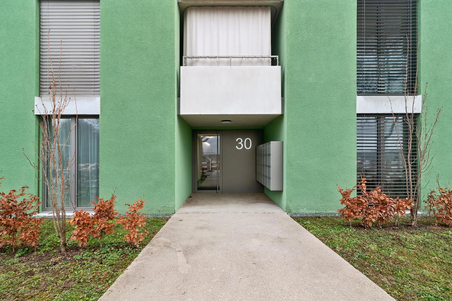 New apartment in Oerlikon with light-flooded rooms! - Photo 1 of 12