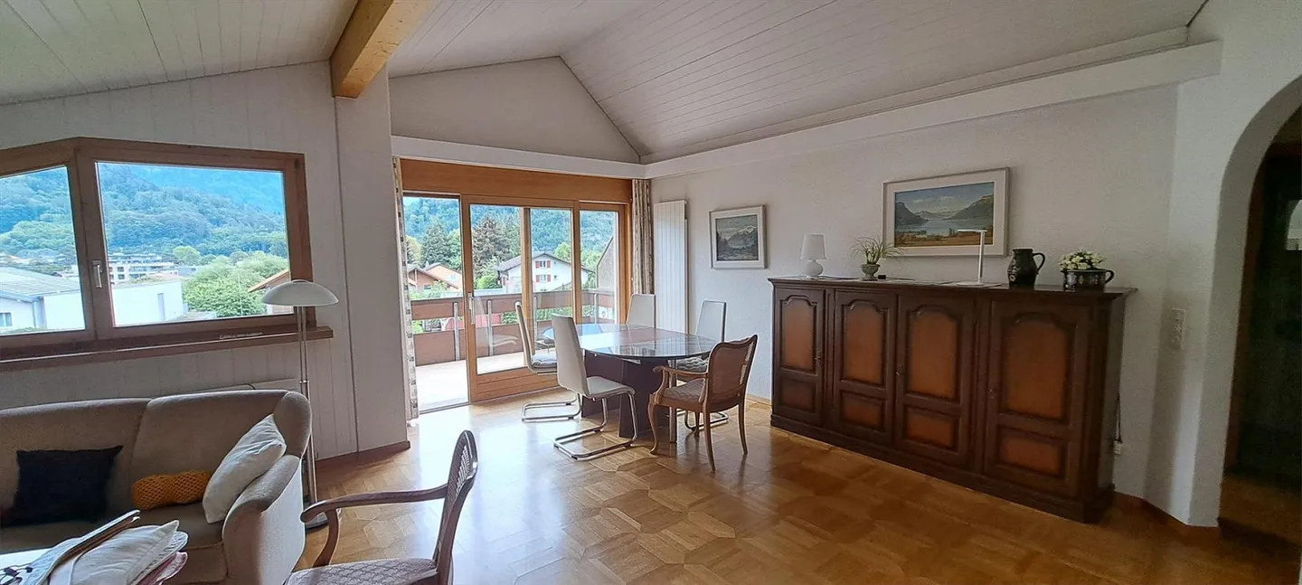 À vendre à Unterseen - Appartement en copropriété de 4,5 pièces - Photo 3 sur 7