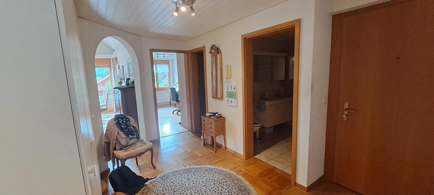 À vendre à Unterseen - Appartement en copropriété de 4,5 pièces - Photo 6 sur 7