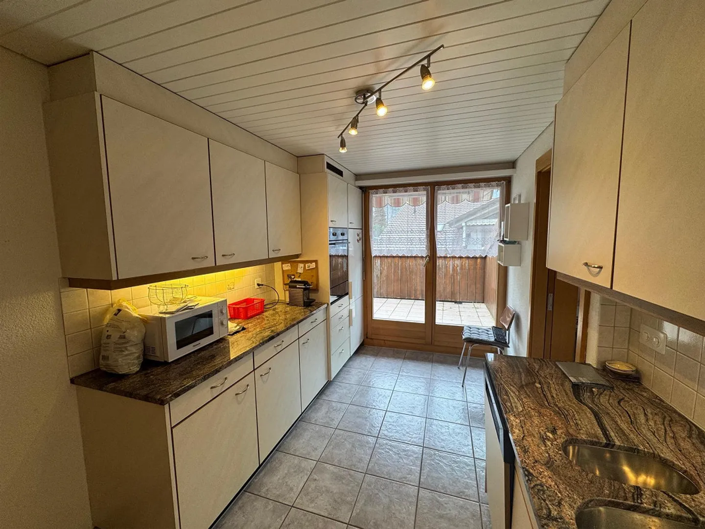 À vendre à Unterseen - Appartement en copropriété de 4,5 pièces - Photo 7 sur 7